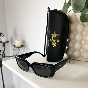 VOGUE EYEWEAR X Hailey Bieber Edition Black Sunglasses